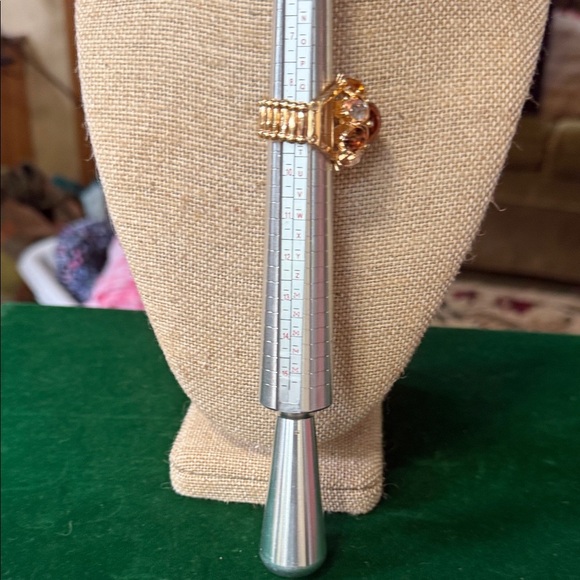Elegant Gold and Brown Statement Ring - Picture 3 of 4